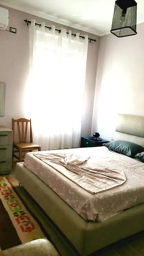Louis Appartment Orikum 0*,